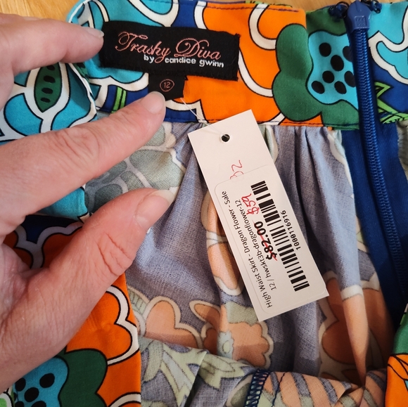 Trashy Diva Dragon Flower skirt - Picture 2 of 4